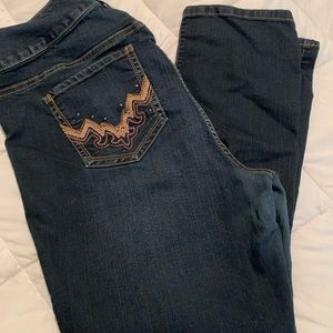 Torrid 3 Button Capris